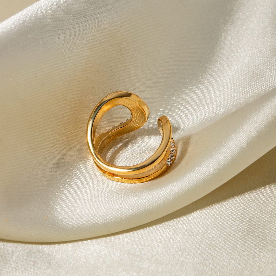 Semi Cirkle Inlaid With Diamond