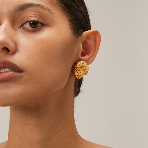 Hammer Patterned Flower Earrings - Gold Stainless Steel