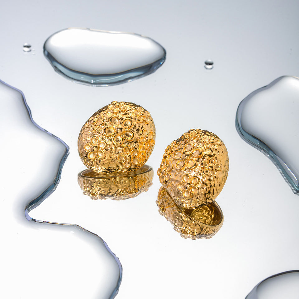Hammer Patterned Flower Earrings - Gold Stainless Steel