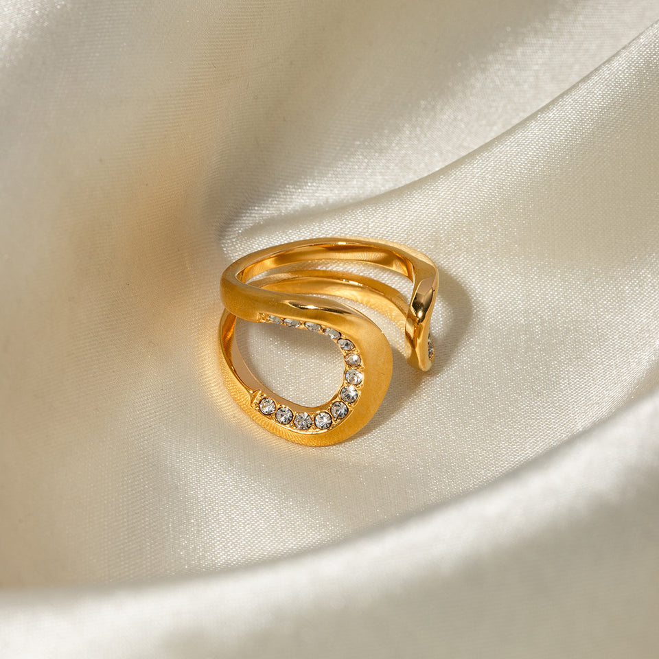 Semi Cirkle Inlaid With Diamond
